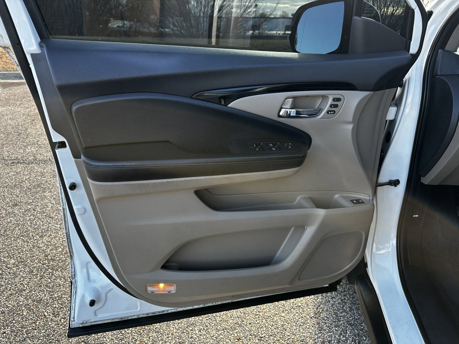 Used 2016 Honda Pilot Touring image 10