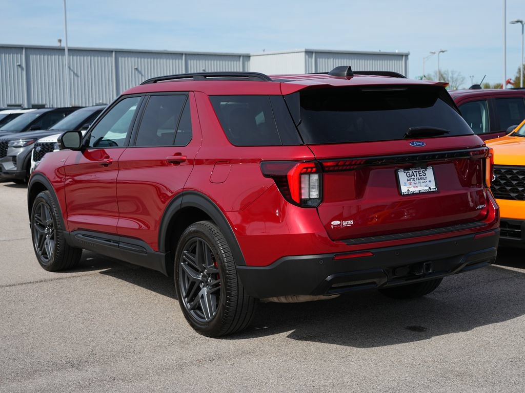 Used 2025 Ford Explorer ST-Line w/ Premium Package AWD/4WD image 4