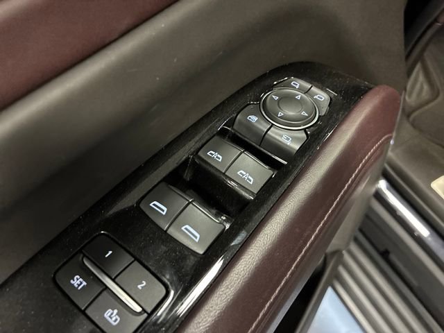 Used 2023 Cadillac Escalade ESV Sport Platinum w/ LPO, ONYX Package AWD/4WD image 11