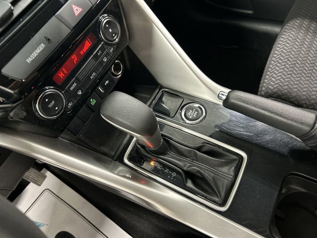 Used 2022 Mitsubishi Eclipse Cross ES AWD/4WD image 17