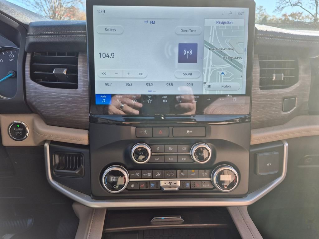 Used 2024 Ford Expedition Limited image 26