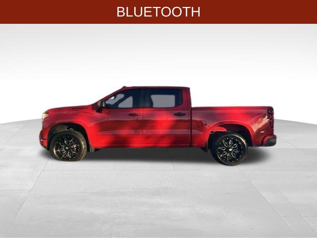 Used 2022 Chevrolet Silverado 1500 Custom w/ LPO, Blackout Package RWD image 4