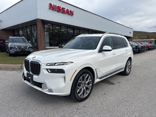 Used 2024 BMW X7 xDrive40i image 2