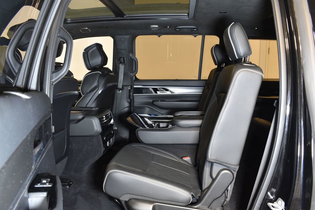 Used 2023 Jeep Grand Wagoneer Series II w/ Quick Order Packagew 28T image 27