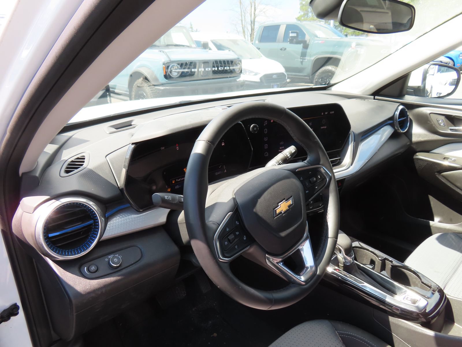 Used 2024 Chevrolet Trax LT w/ Driver Confidence Package image 14