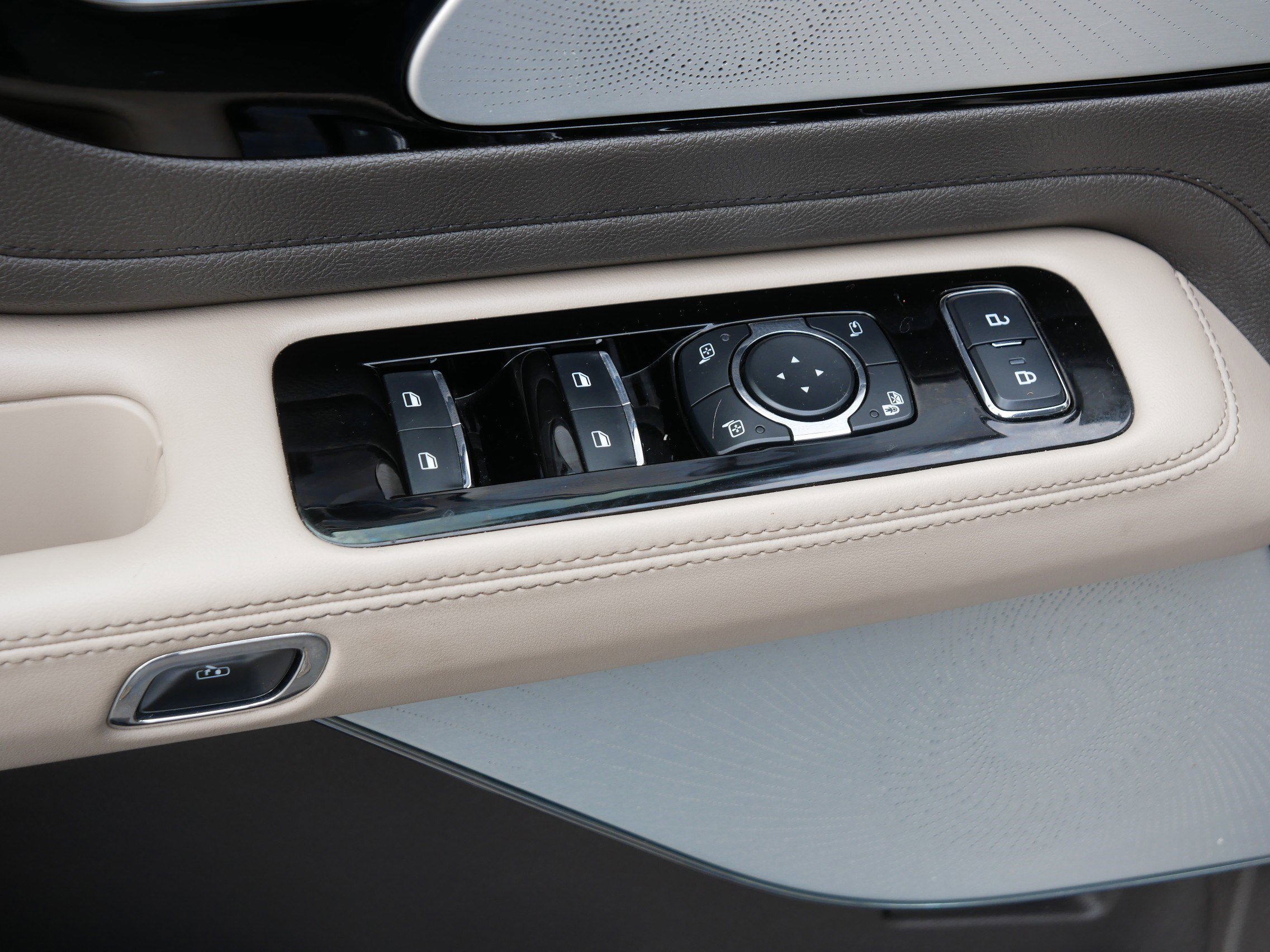 Used 2020 Lincoln Aviator Reserve w/ Equipment Group 202A image 19