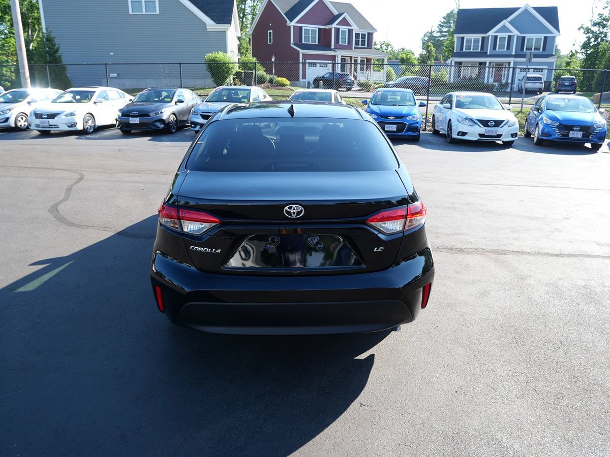 Used 2024 Toyota Corolla LE FWD image 4
