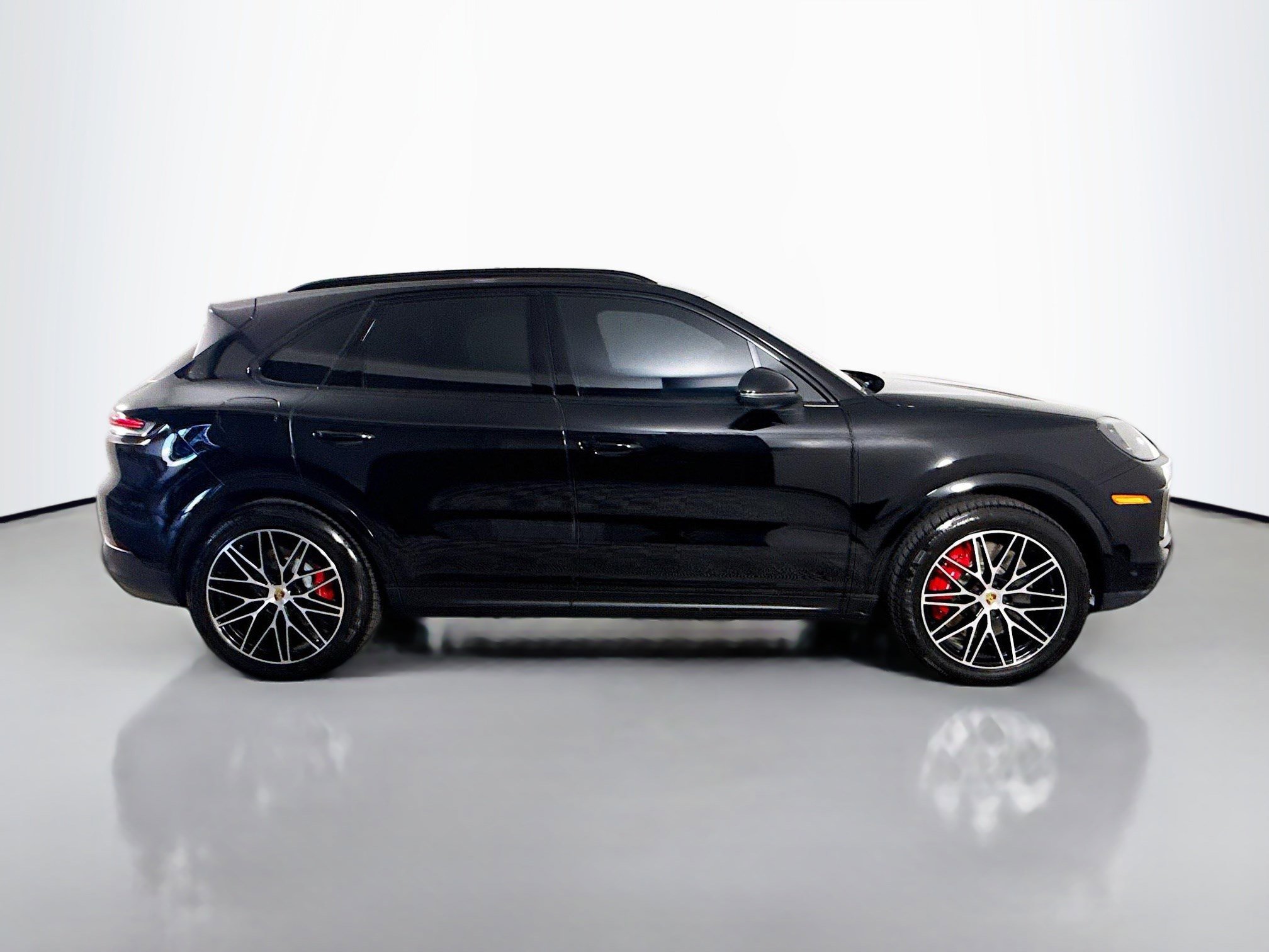 Used 2024 Porsche Cayenne S image 11