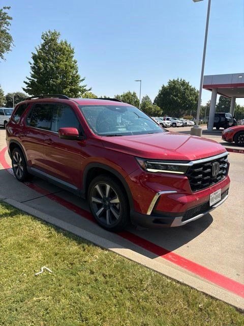 Used 2024 Honda Pilot Touring image 2