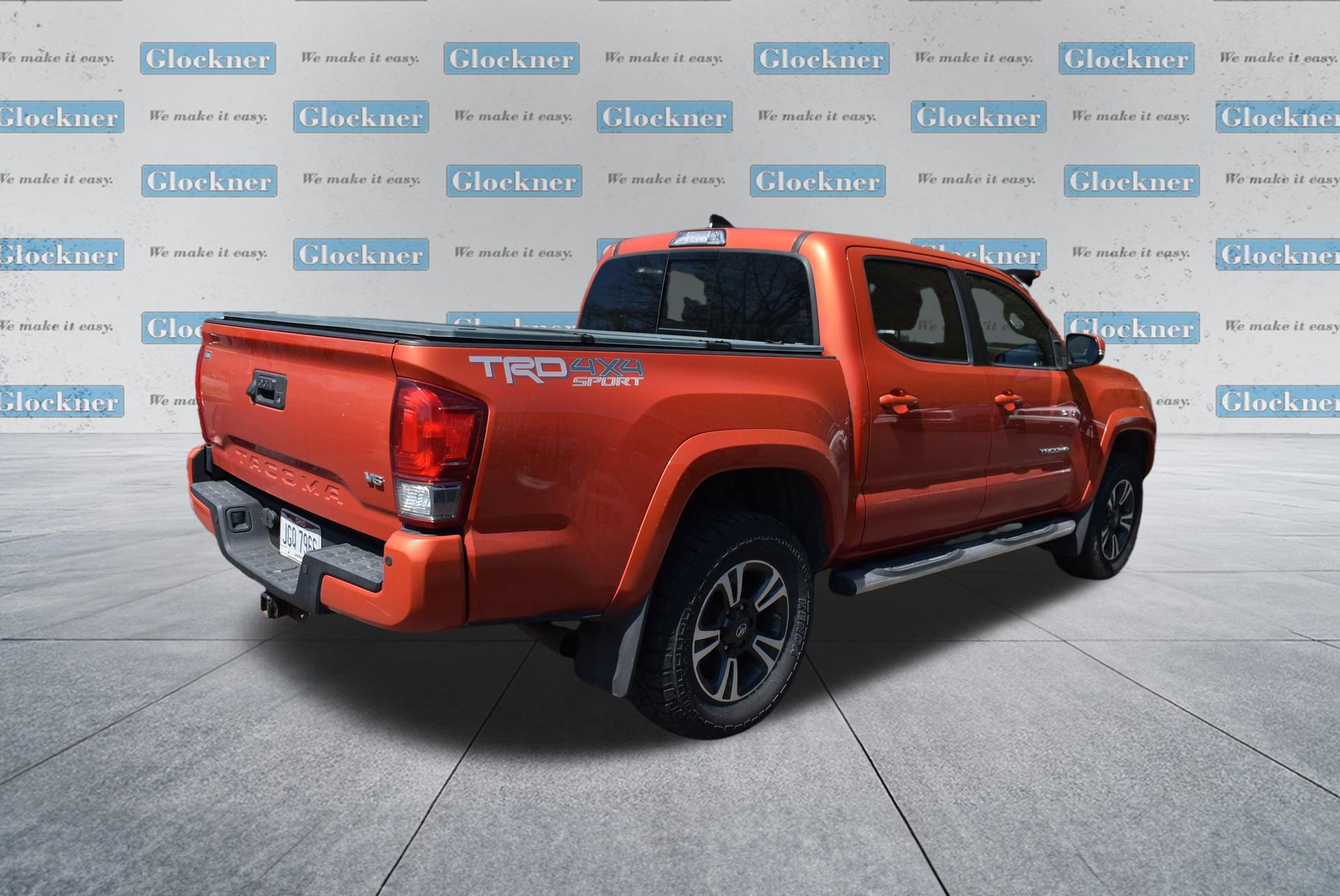 Used 2017 Toyota Tacoma TRD Sport w/ Premium & Technology Package image 4