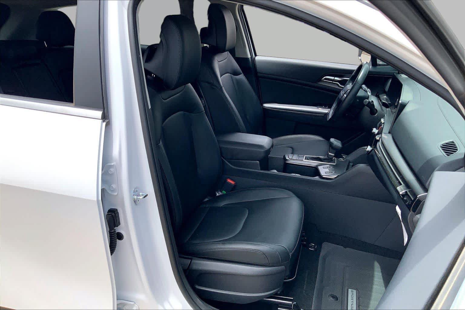 Certified 2026 Kia Sportage EX FWD image 17