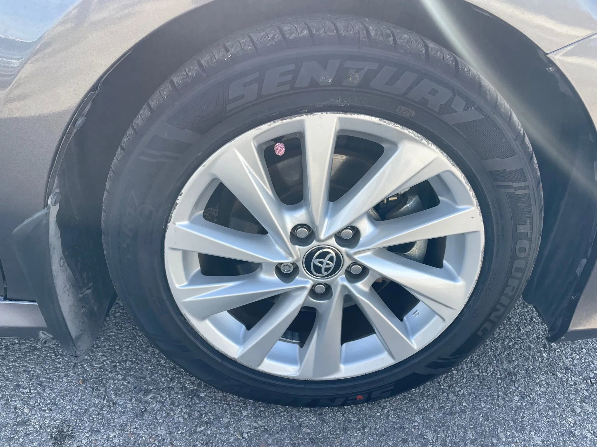Used 2023 Toyota Camry LE FWD image 5