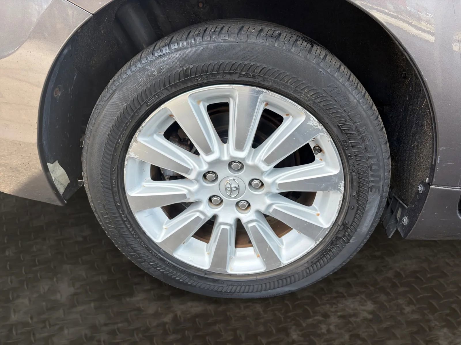 Used 2013 Toyota Sienna XLE image 39