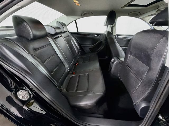 Used 2017 Volkswagen Jetta SEL FWD image 26