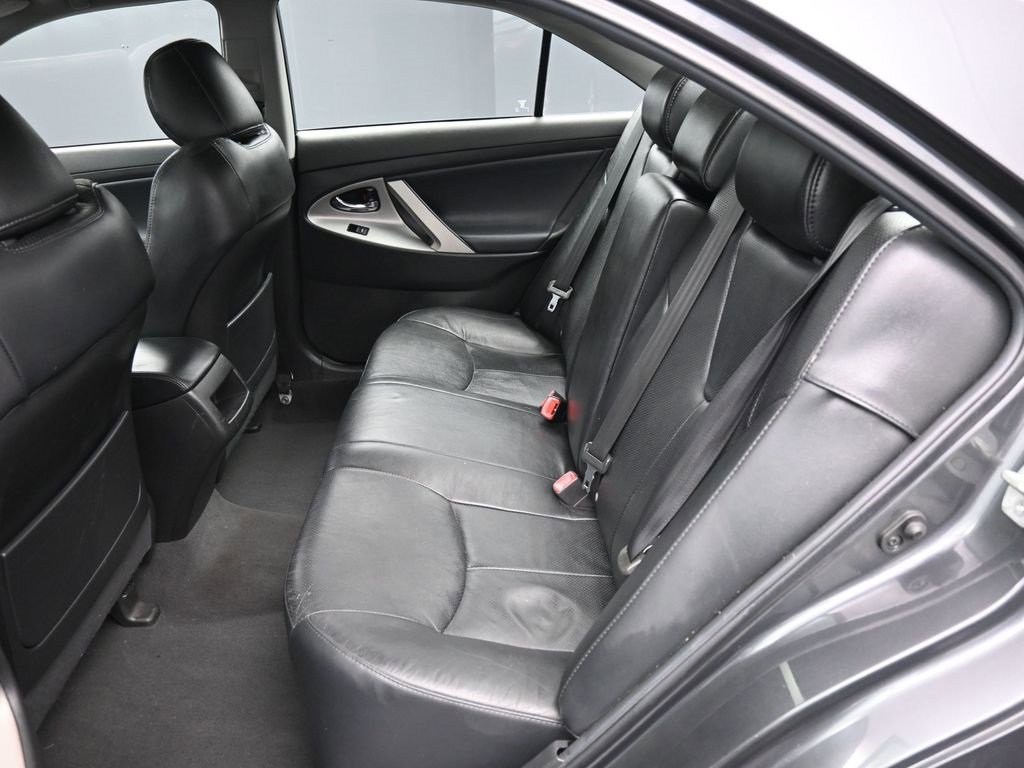 Used 2011 Toyota Camry SE image 21