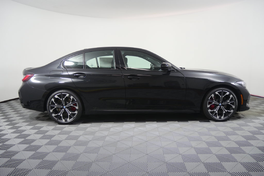 Used 2026 BMW 330i Sedan w/ M Sport Package RWD image 6