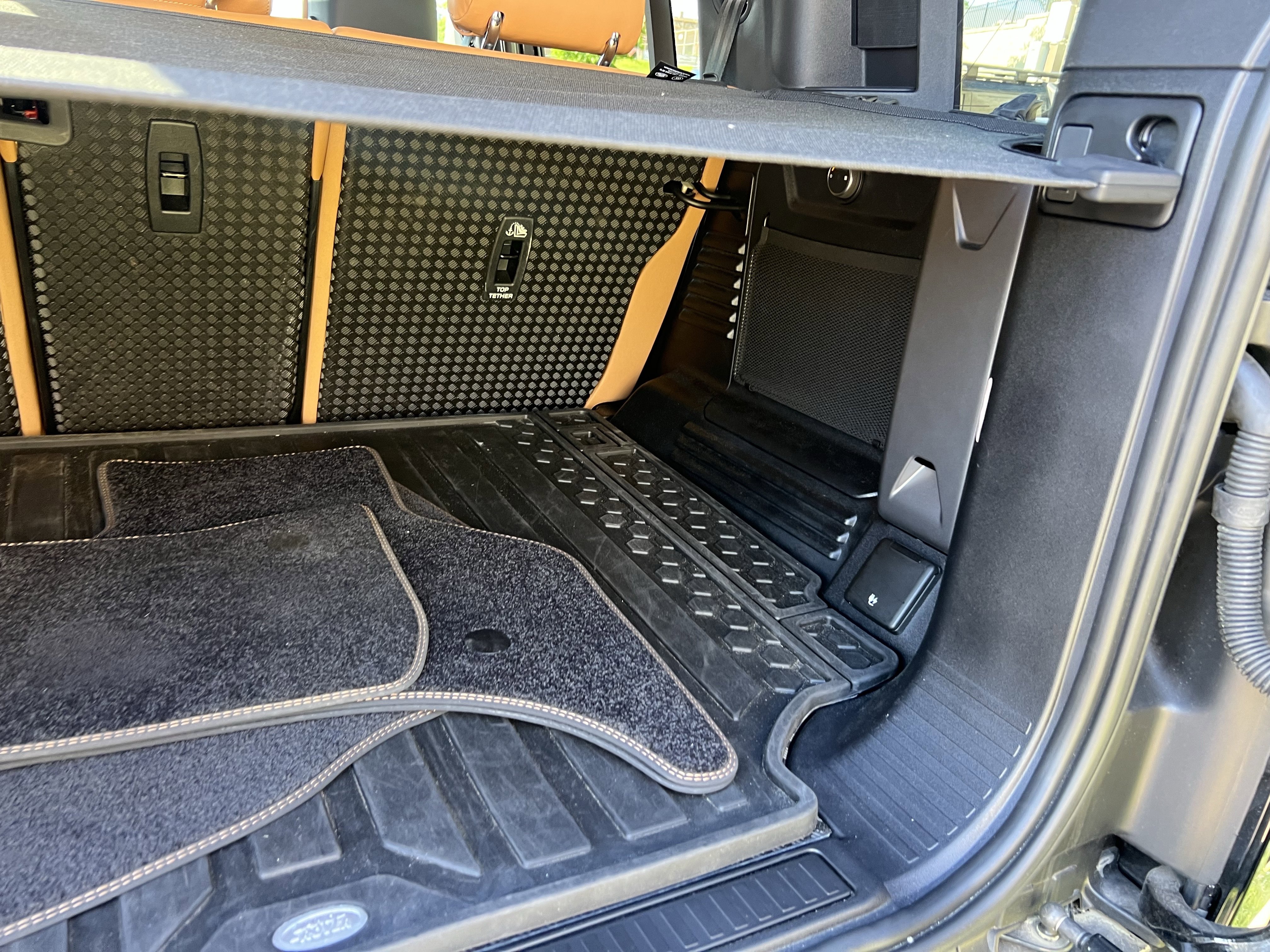 Certified 2024 Land Rover Defender 110 Carpathian Edition AWD/4WD image 37