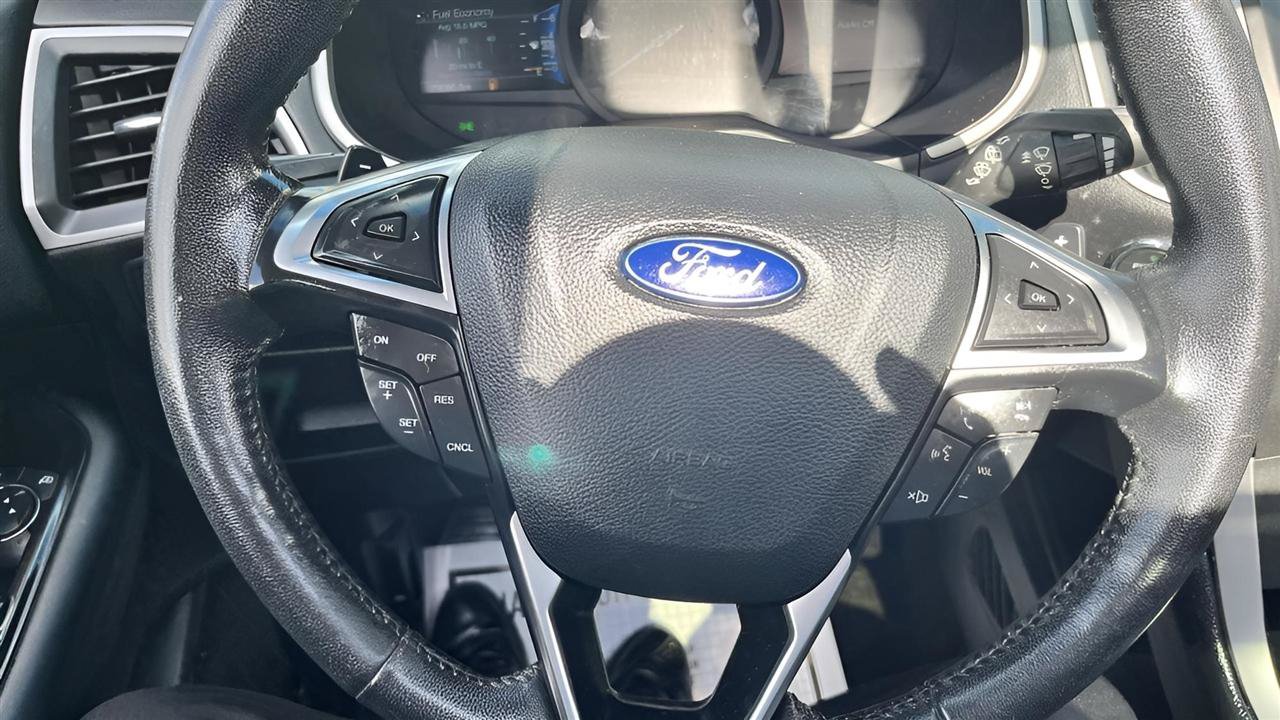 Used 2017 Ford Edge SEL w/ Equipment Group 201A AWD/4WD image 34