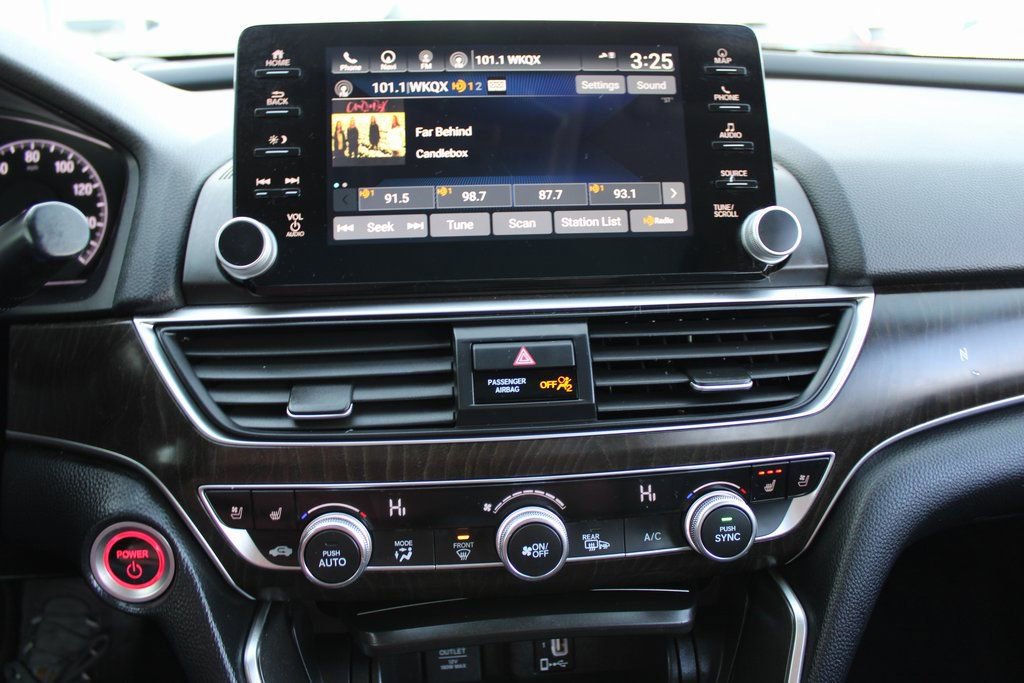 Used 2019 Honda Accord Touring image 15