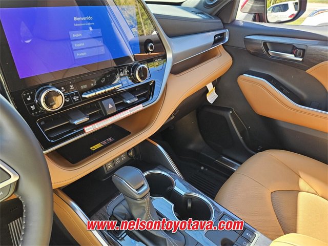 New 2026 Toyota Highlander Platinum image 10