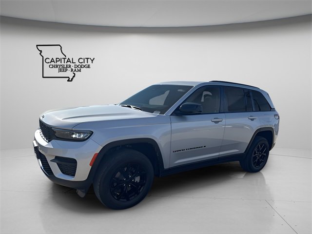New 2025 Jeep Grand Cherokee Altitude image 5