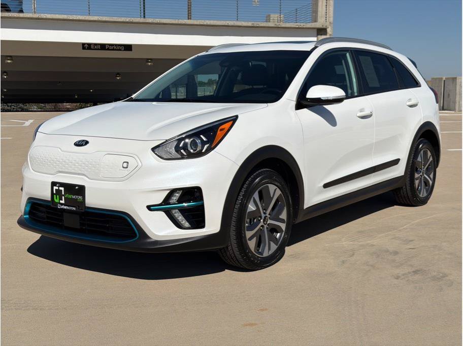 Used 2020 Kia Niro EX Premium w/ Cold Weather Package FWD image 3