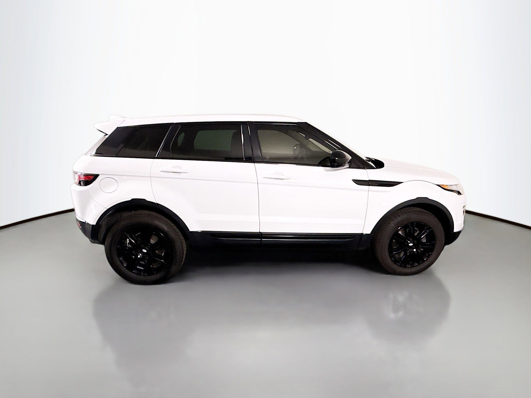 Used 2018 Land Rover Range Rover Evoque SE AWD/4WD image 11