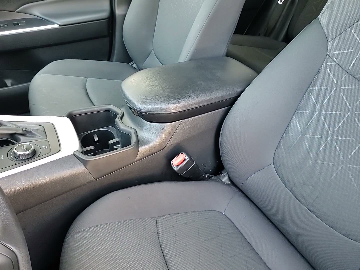 Certified 2024 Toyota RAV4 XLE image 27