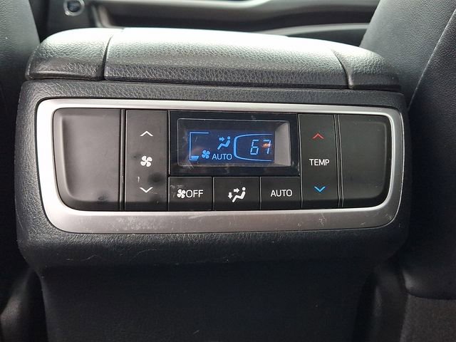 Used 2019 Toyota Highlander XLE AWD/4WD image 12