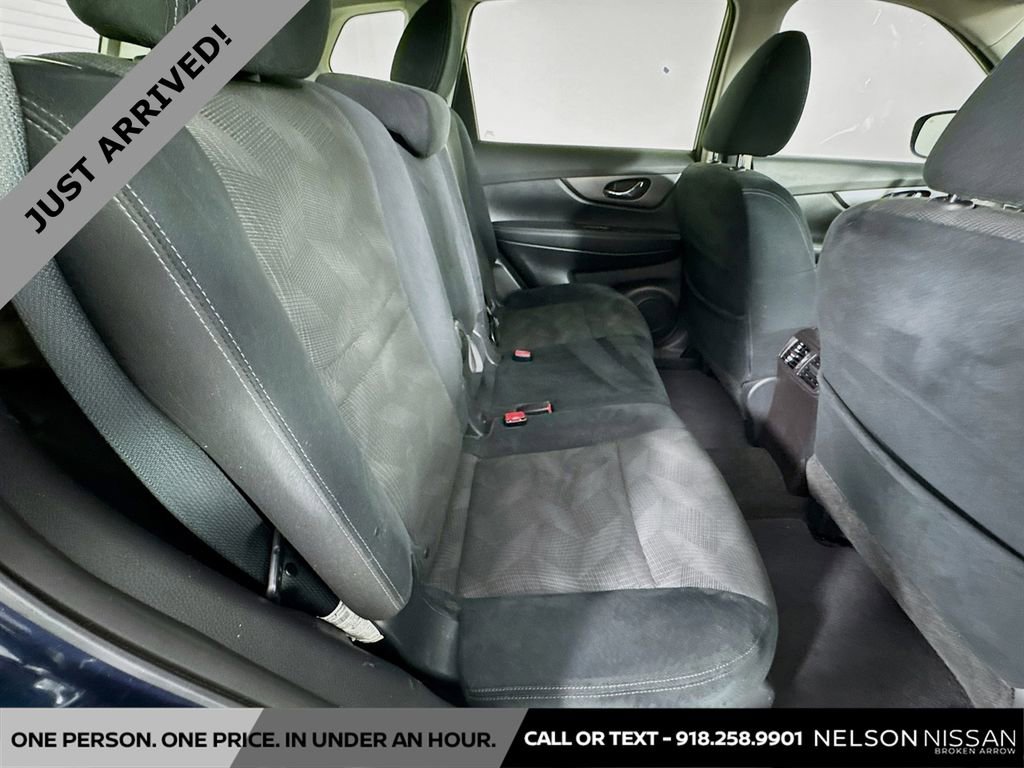 Used 2015 Nissan Rogue SV w/ SV Premium Package image 27