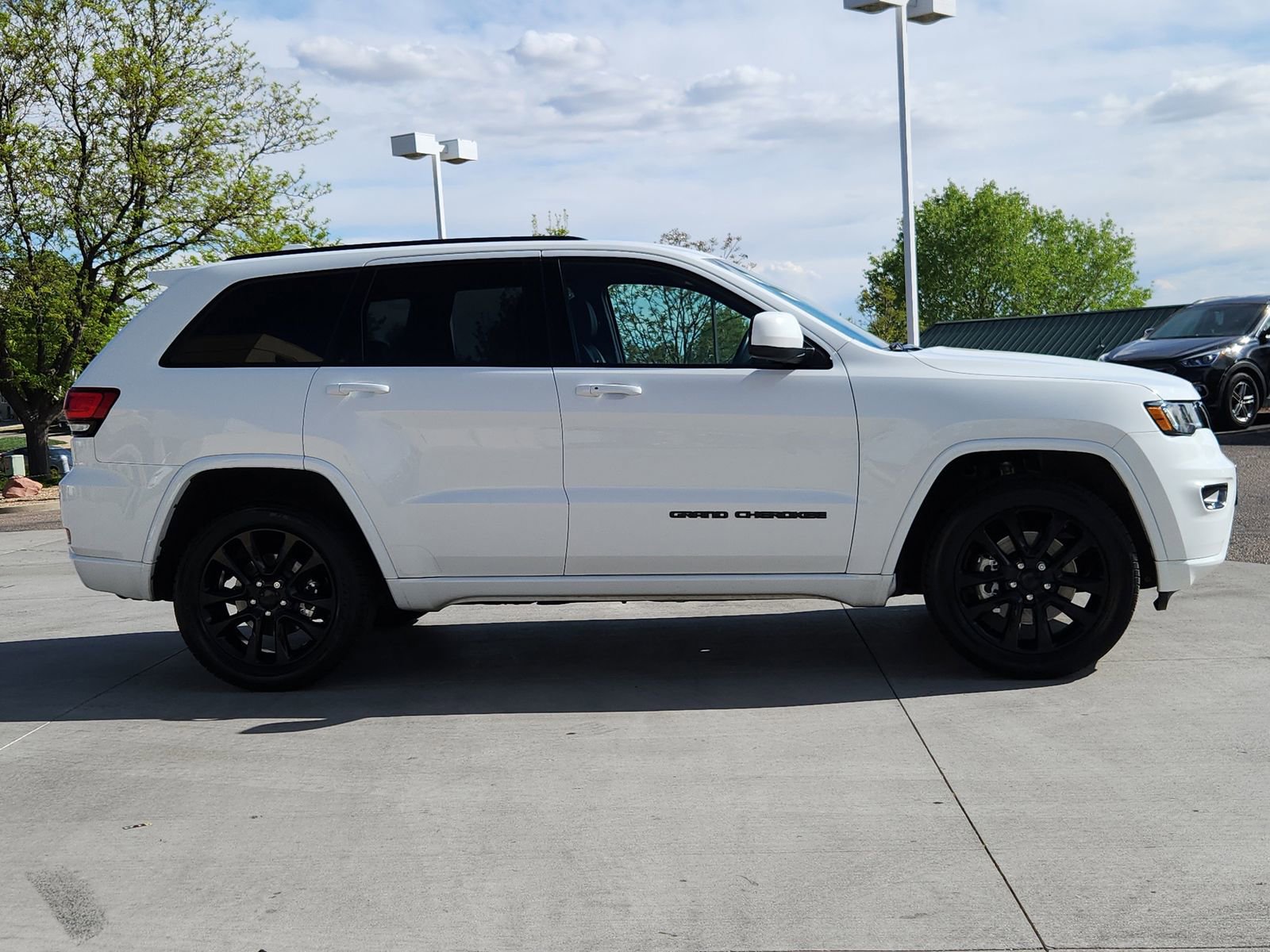 Used 2021 Jeep Grand Cherokee Laredo X AWD/4WD image 6