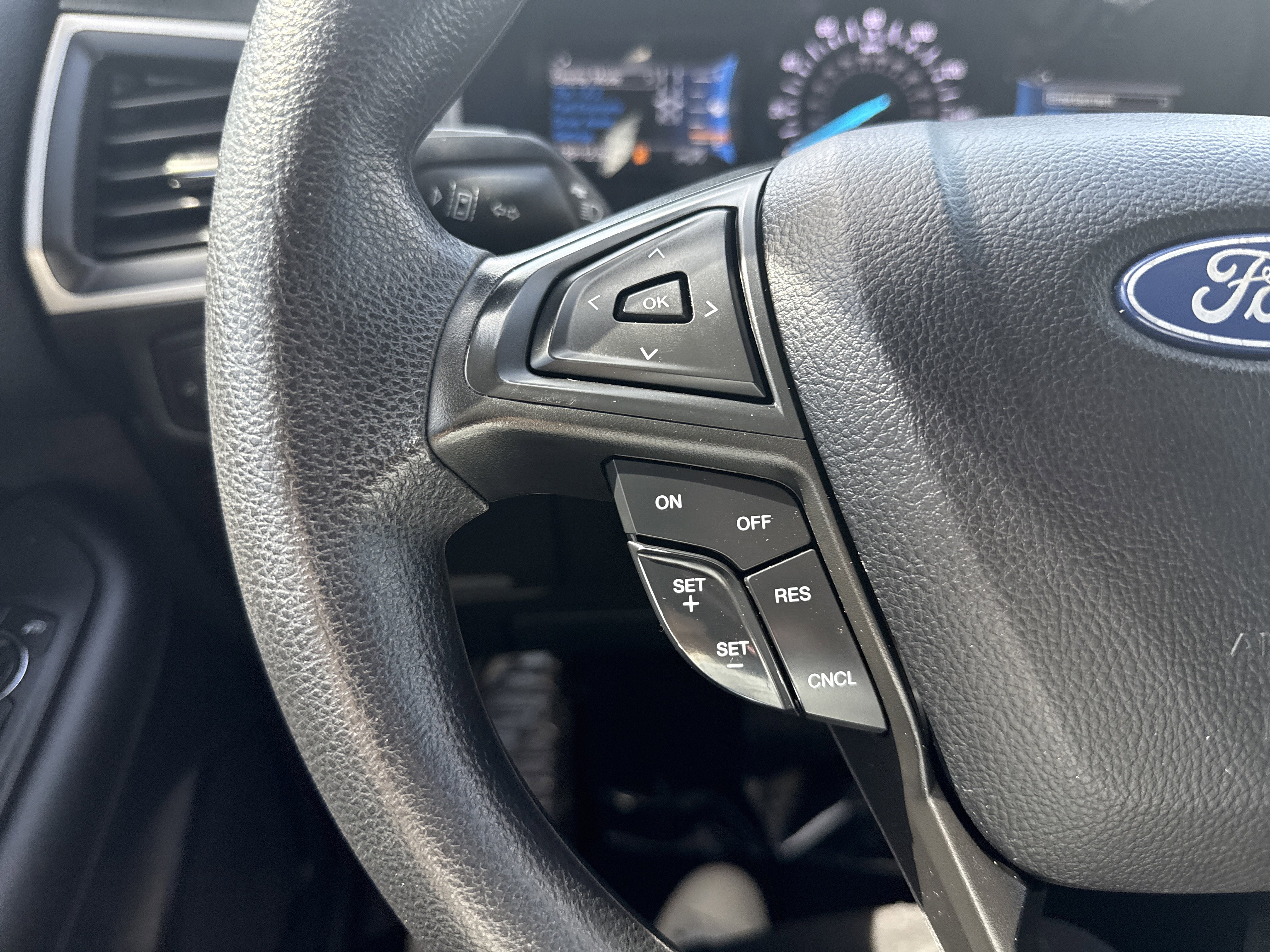 Used 2022 Ford Edge SE w/ Black Appearance Package image 21