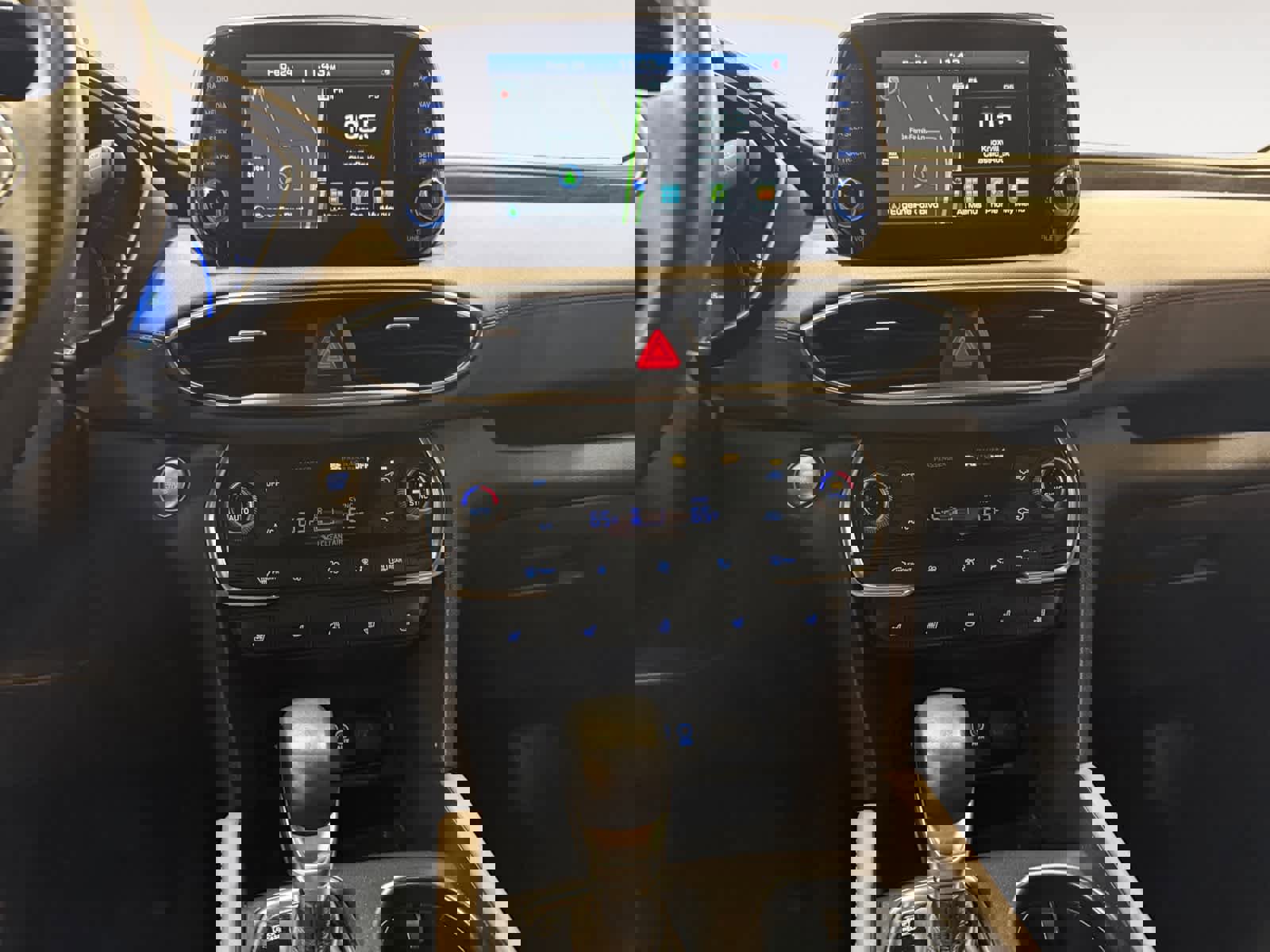 Used 2020 Hyundai Santa Fe Limited image 12