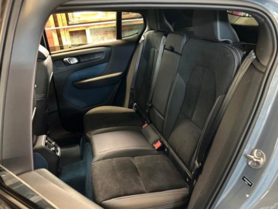 Certified 2023 Volvo C40 P8 Recharge Ultimate AWD/4WD image 4