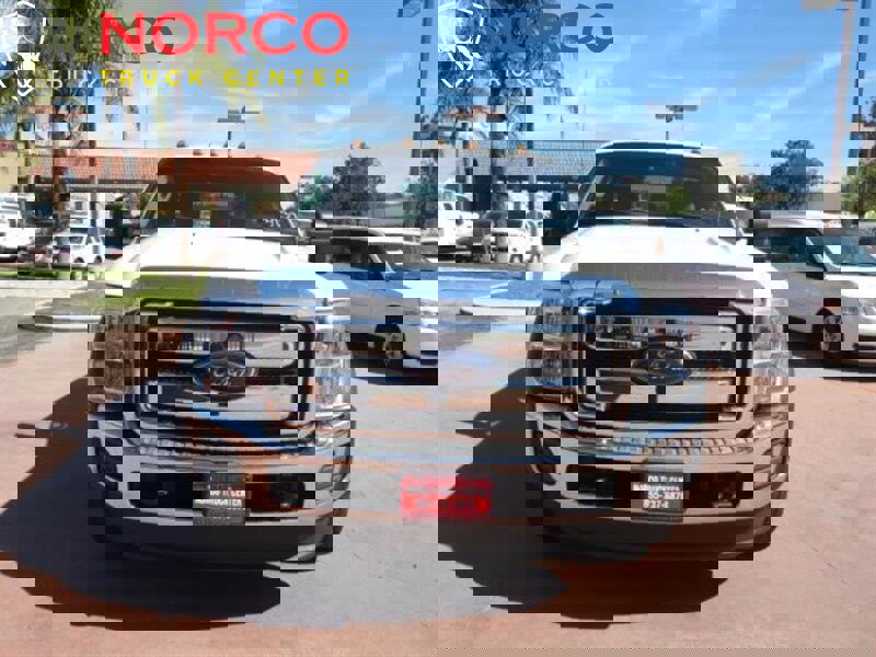 Used 2012 Ford F550 2WD Crew Cab Super Duty image 2