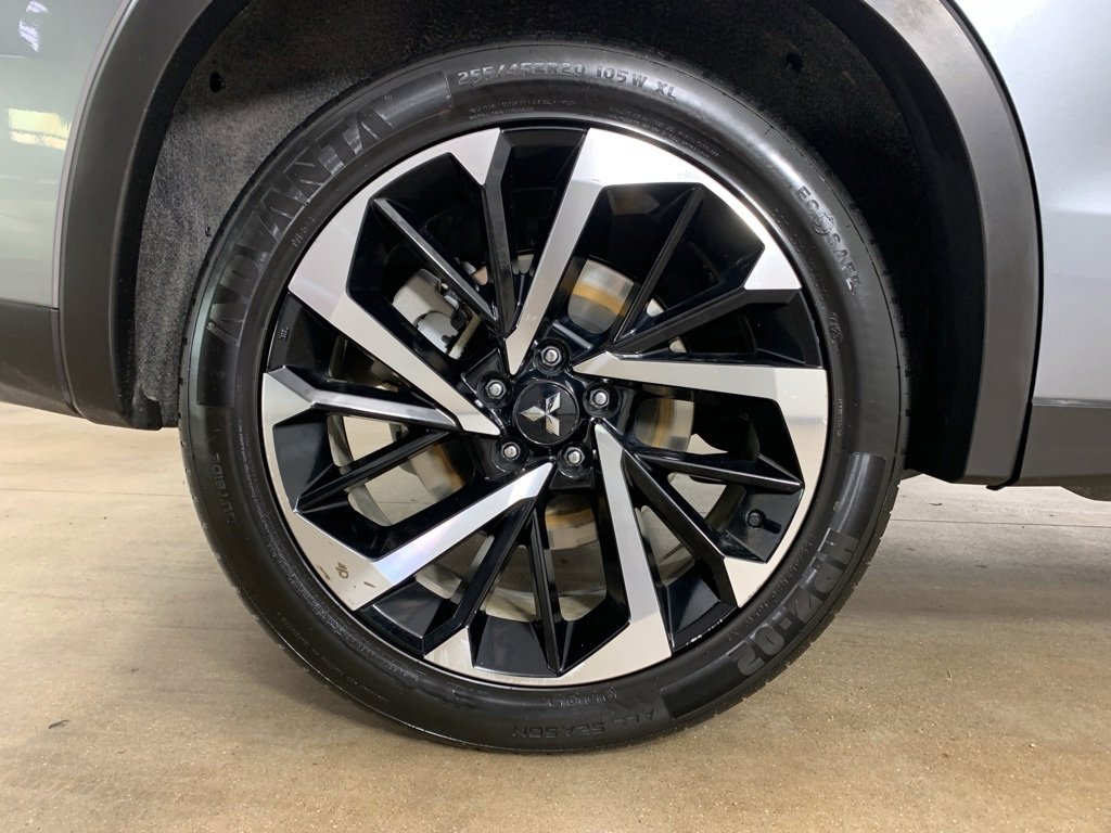 Used 2023 Mitsubishi Outlander SE image 40