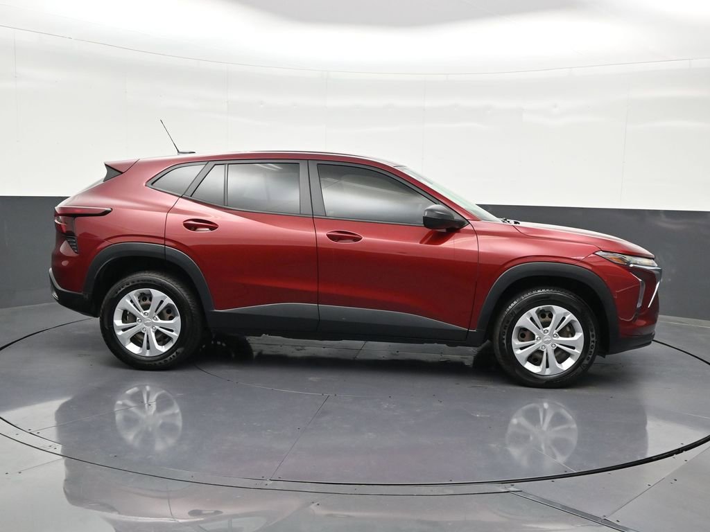 Used 2024 Chevrolet Trax LS FWD image 7