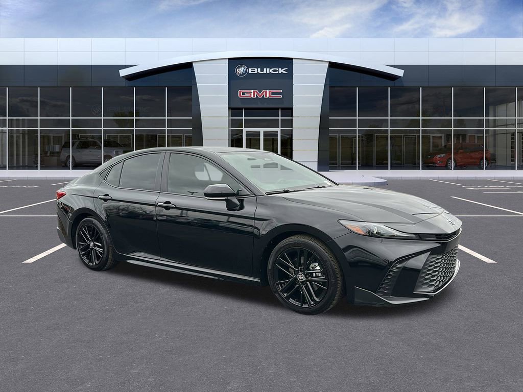 Used 2025 Toyota Camry LE image 7