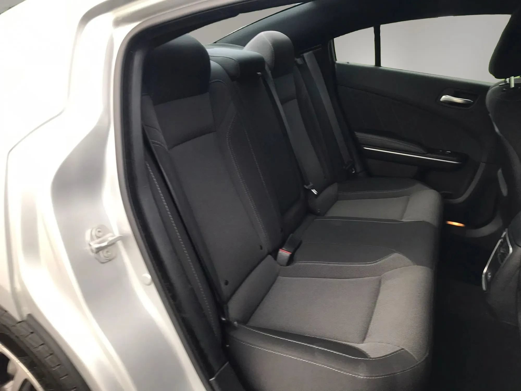 Used 2019 Dodge Charger SXT AWD/4WD image 3