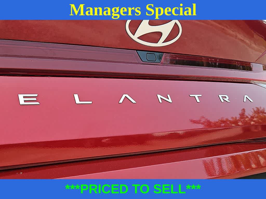 Used 2024 Hyundai Elantra SEL FWD image 31