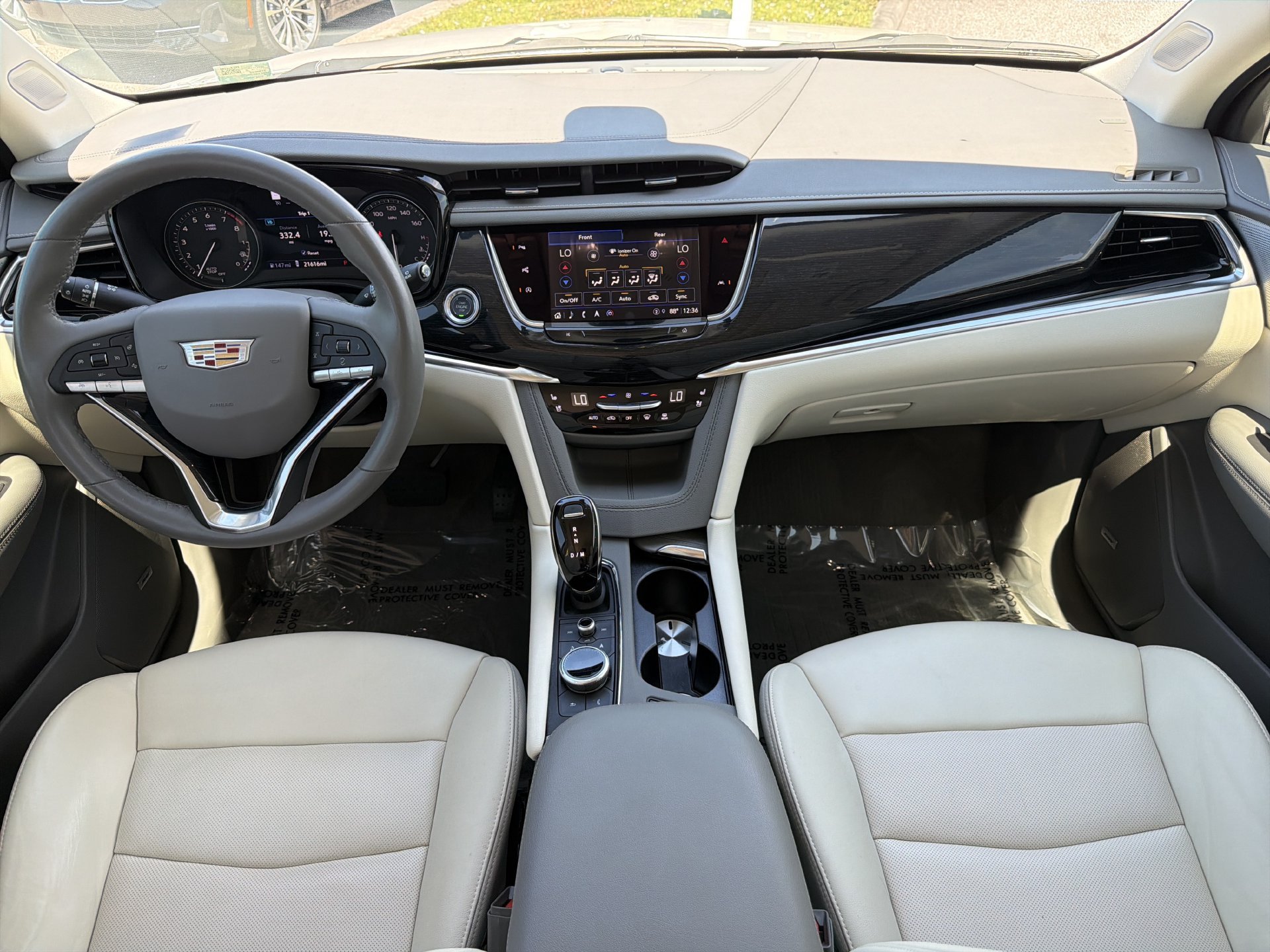 Used 2024 Cadillac XT6 Premium Luxury w/ Technology Package FWD image 14