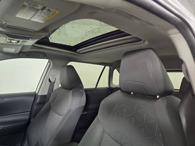 Used 2024 Toyota RAV4 XLE w/ Convenience Package image 24
