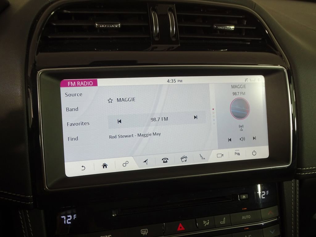 Used 2019 Jaguar F-PACE R-Sport image 34