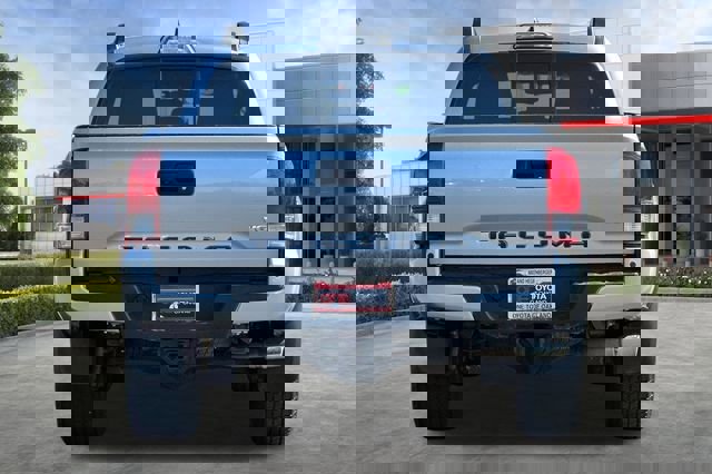 Used 2016 Toyota Tacoma TRD Off-Road w/ Premium & Technology Package image 5