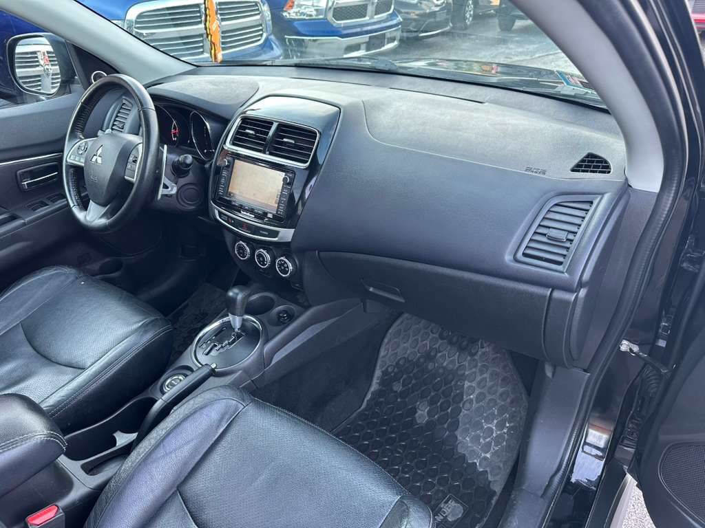 Used 2015 Mitsubishi Outlander Sport SE AWD/4WD image 13
