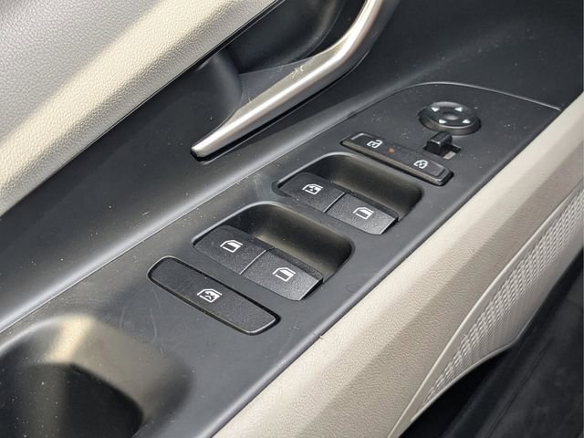 Used 2024 Hyundai Elantra Limited image 23