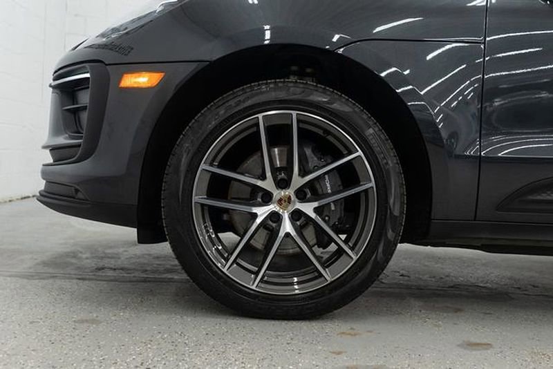 Used 2023 Porsche Macan image 33