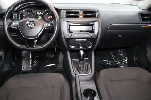Used 2015 Volkswagen Jetta S FWD image 2