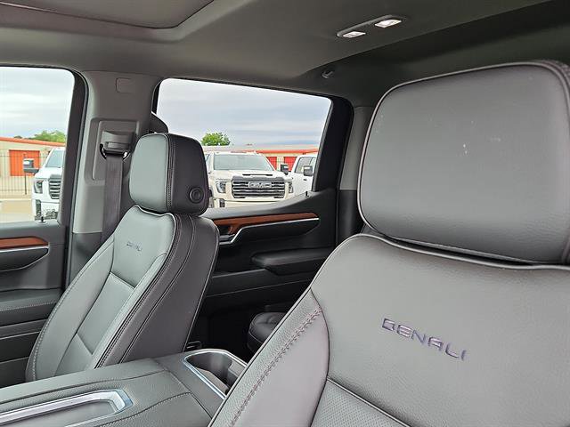 Used 2022 GMC Sierra 1500 Denali AWD/4WD image 11