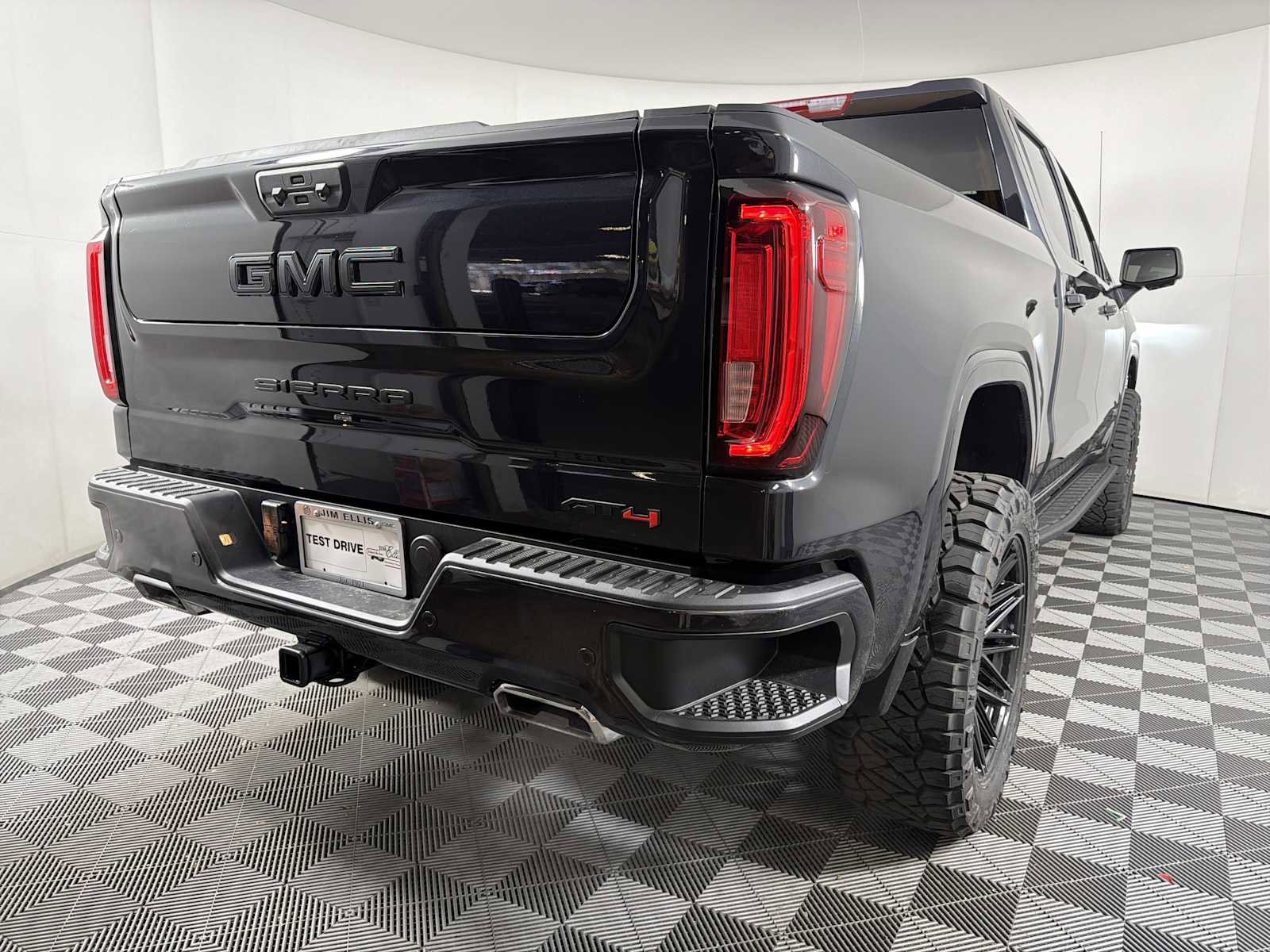 New 2026 GMC Sierra 1500 AT4 w/ AT4 Premium Package AWD/4WD image 12